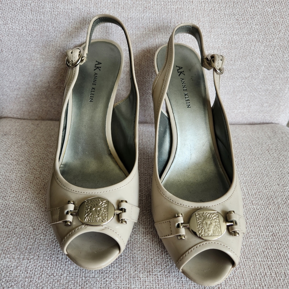 Anne Klein Nude Slingback Heels - size 10 M